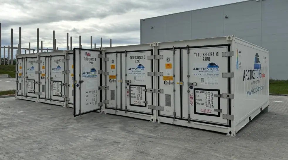 Temporary Cold Storage for Pet Food, ArcticStore container